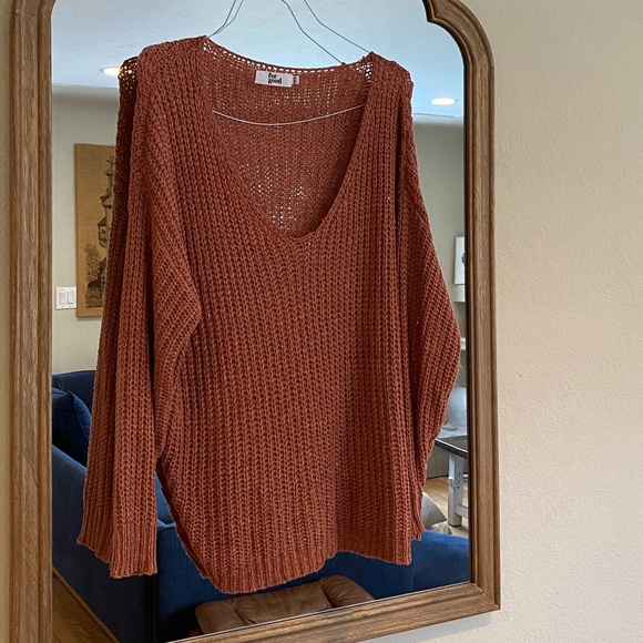 For good rose knit off the shoulder sweater. Size M/L - Picture 1 of 1